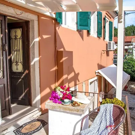 別荘 Aggelina Lákka