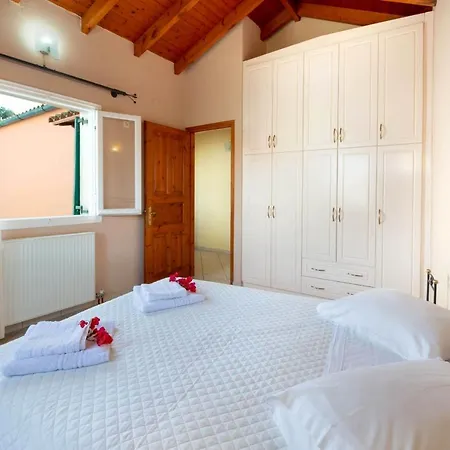 Holiday home Aggelina *